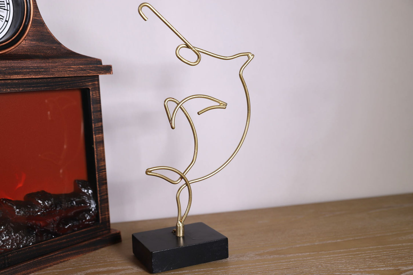 تحفة بشكل دولفين