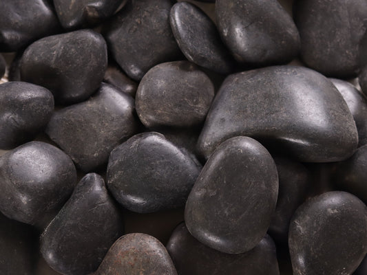 حجر زينة أسود كبير