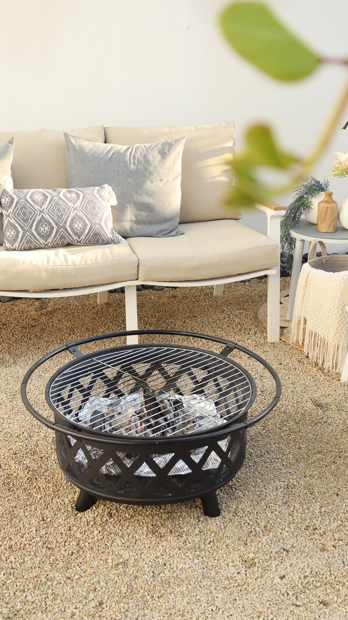 موقد فحم بغطاء شبكي