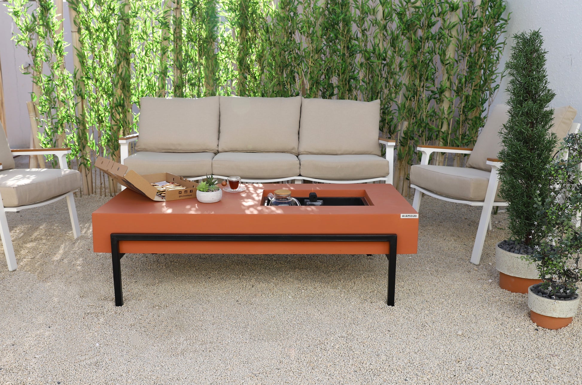 موقد الغضا باللون الخمري من الامام