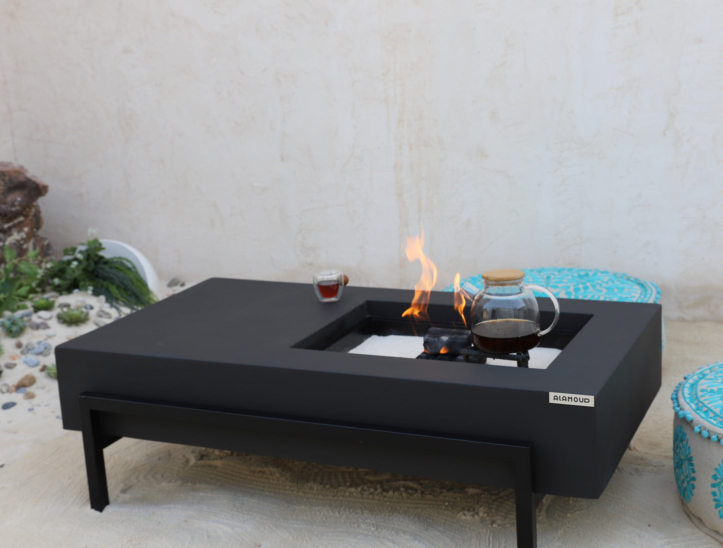 موقد الغضا باللون الأسود