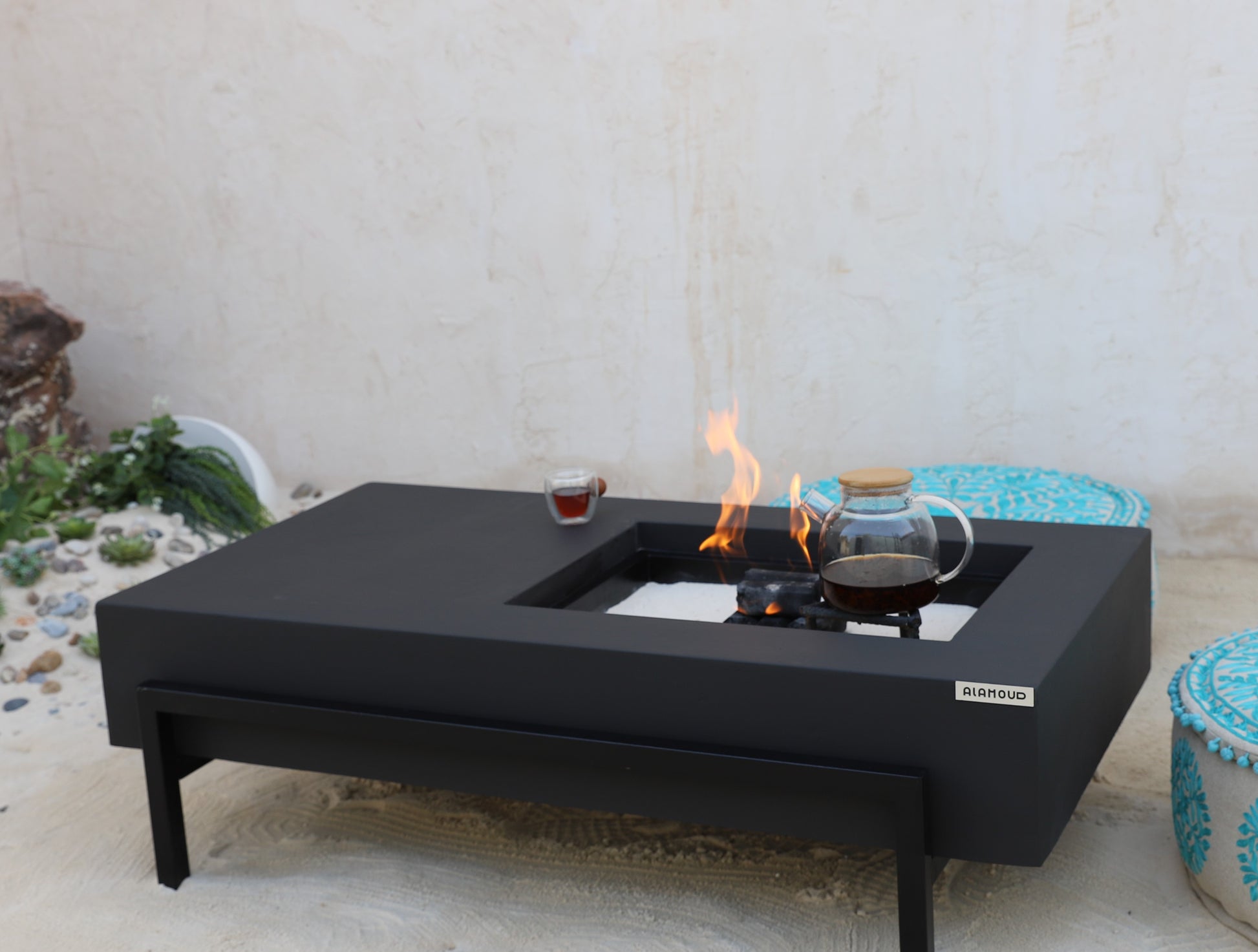 موقد الغضا باللون الأسود