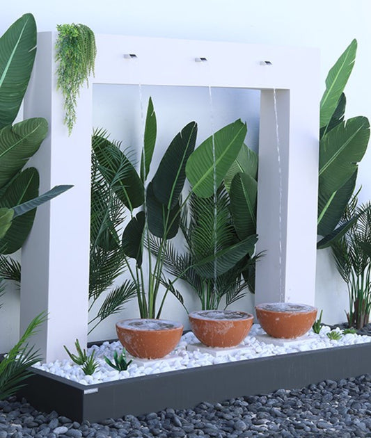 شلال مستوحى من طبيعة الأمازون الغنية بالحياة