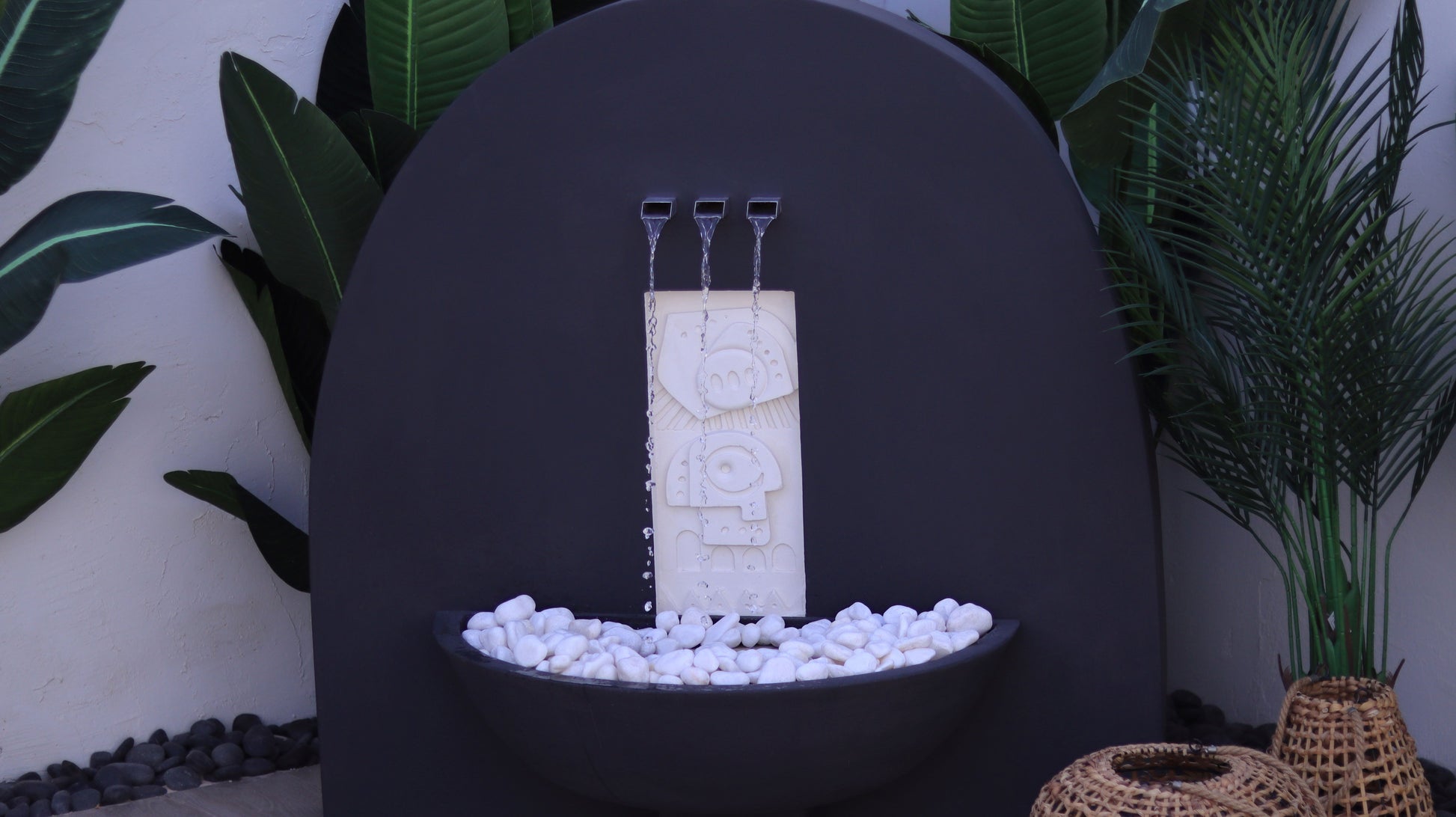 تصميم عملي وأنيق يبرز جمال المكان الطبيعي.