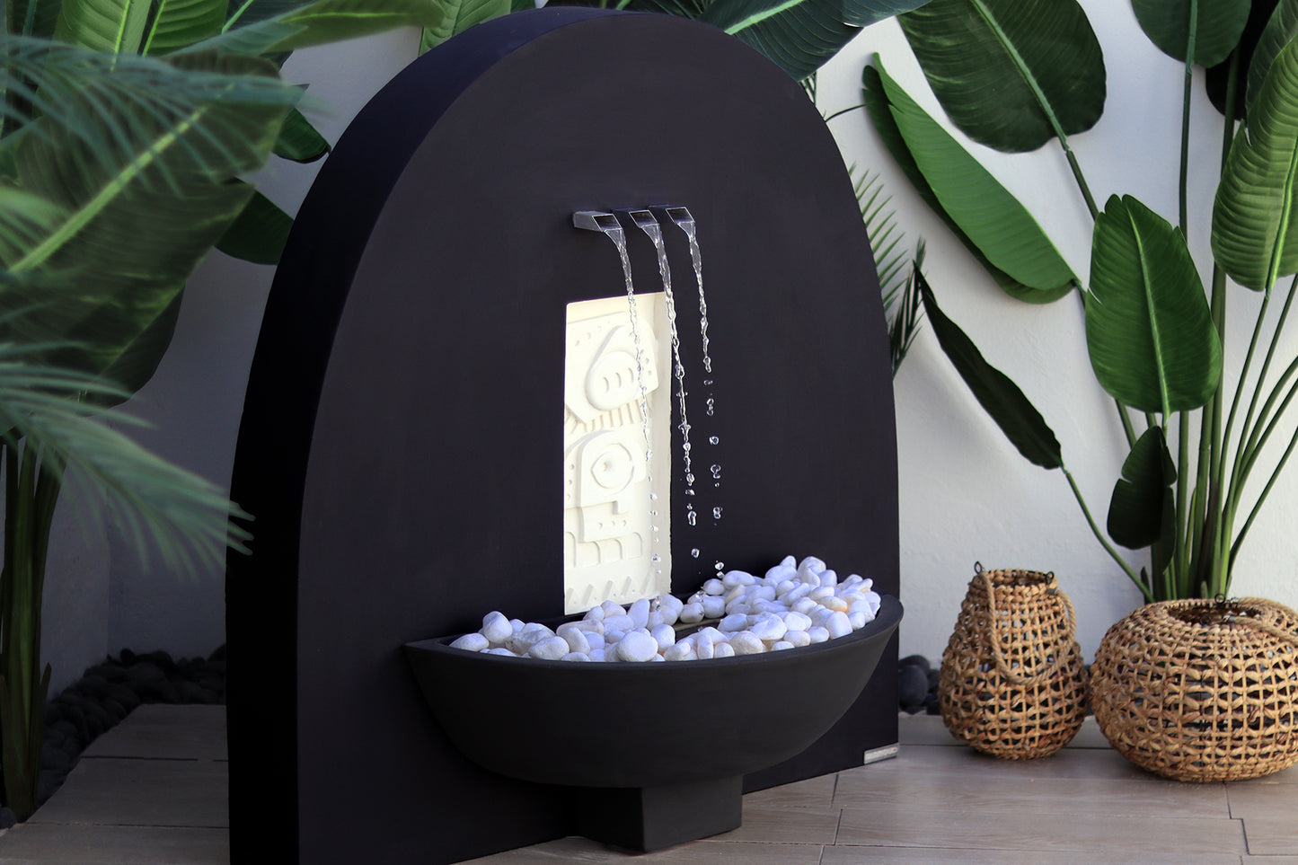 تصميم أنيق يضيف الرقي والجاذبية لأي مكان.