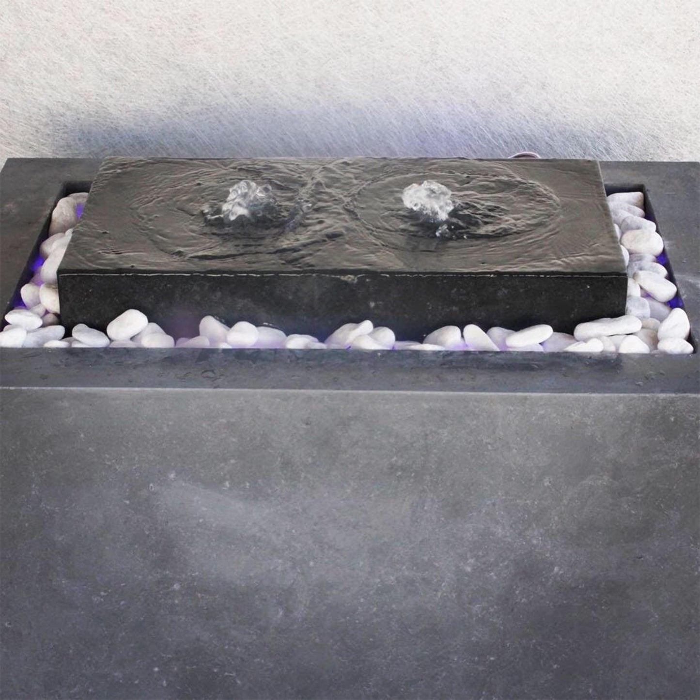 نافورة المربع الأمريكي جمبو بتصميم كبير يضيف حضوراً مميزاً