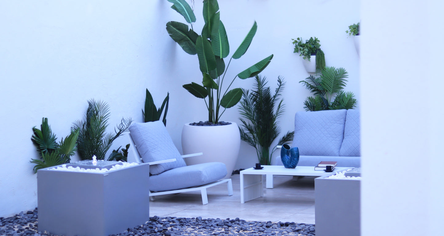 نافورة المربع الأمريكي كبيرة بتصميم عصري يضيف هدوءاً للمكان