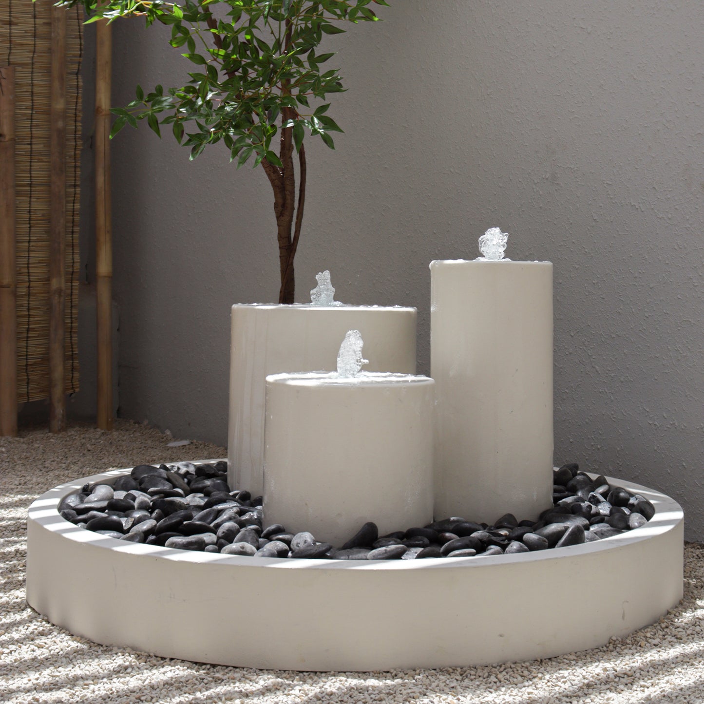 تفاصيل نافورة انسي مع أحجار الزينة ولمسة طبيعية