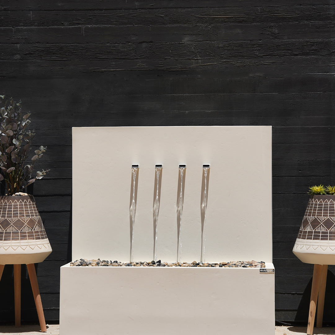 شلال عملي مع خاصية التحكم عن بعد.