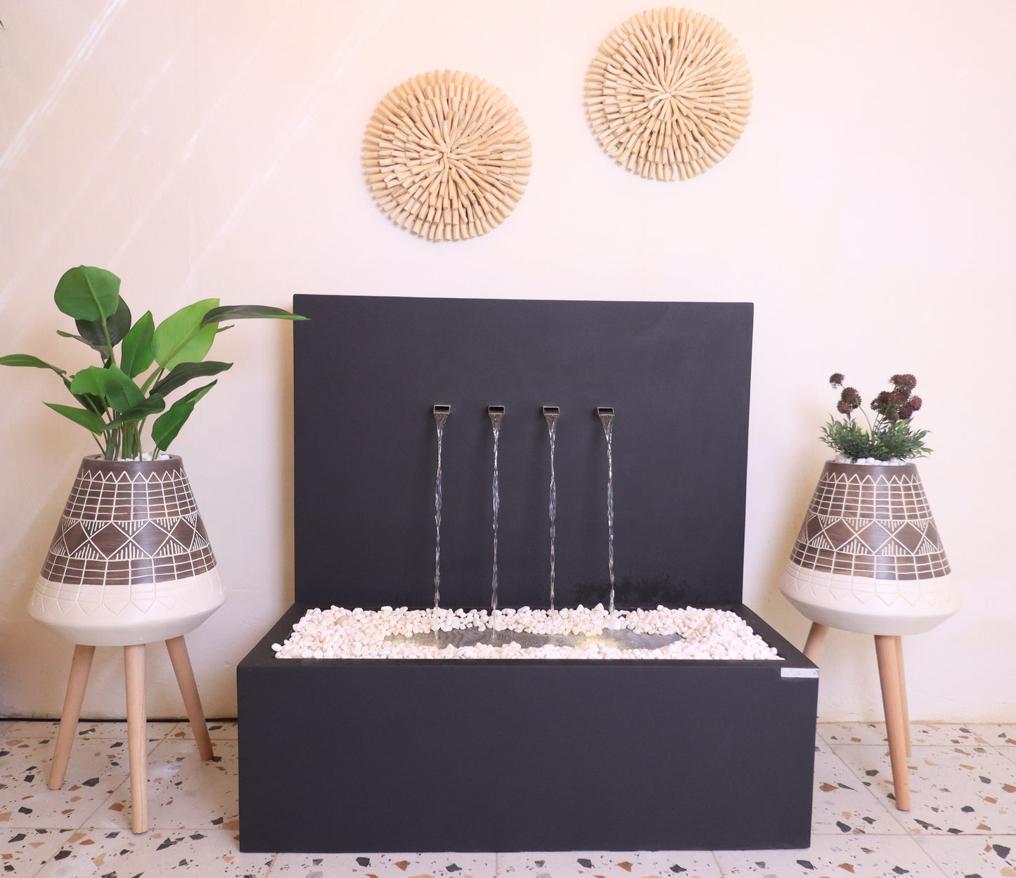 تصميم يجمع بين الجمال الطبيعي والراحة المنزلية.