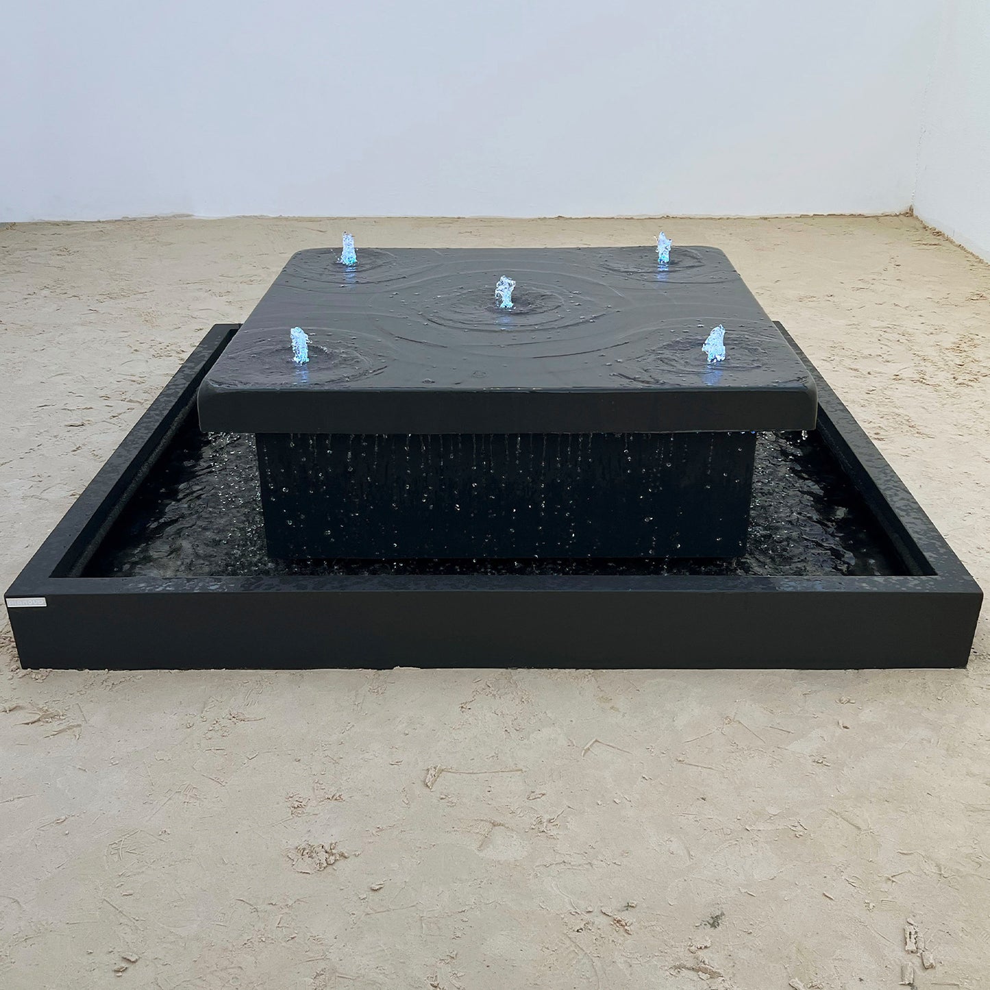 نافورة بوليفارد مربعة تناسب المساحات الخارجية