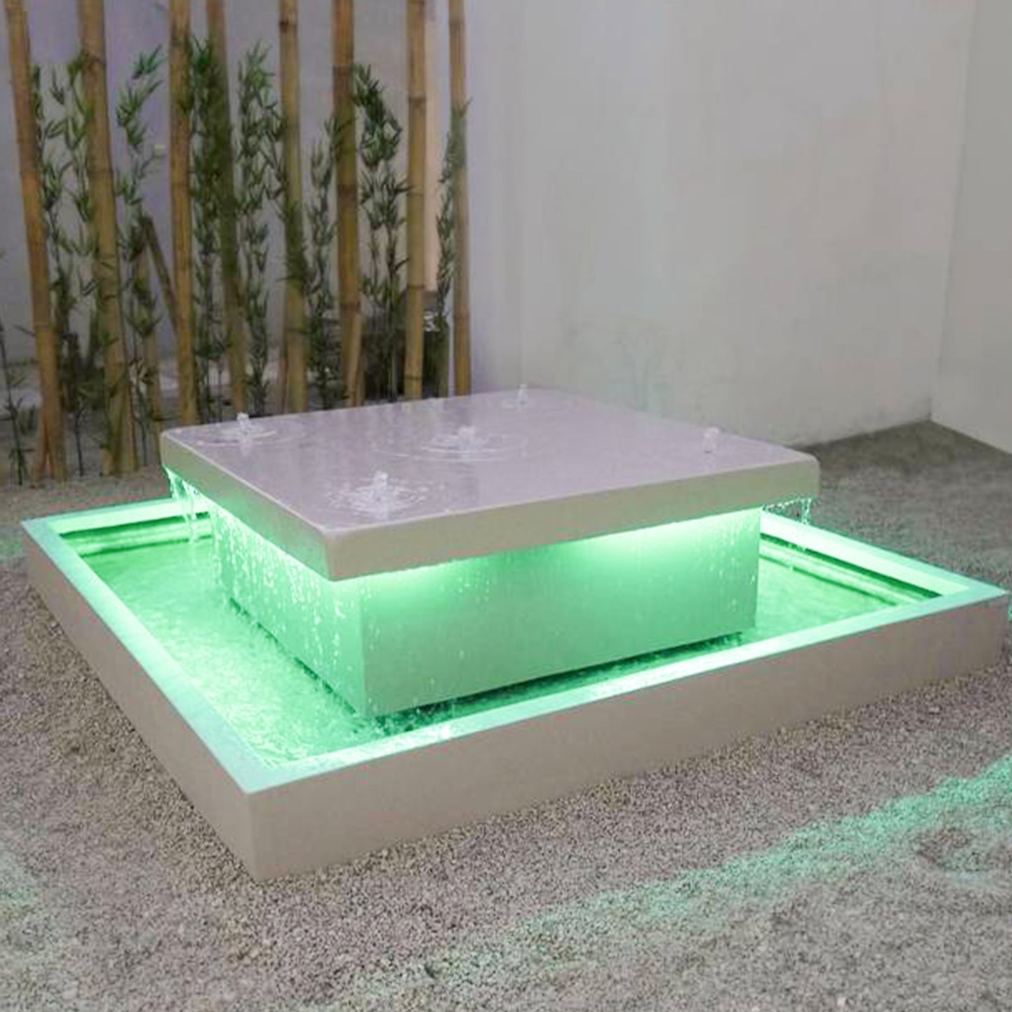 نافورة مربعة بتصميم بوليفارد فخم للحدائق