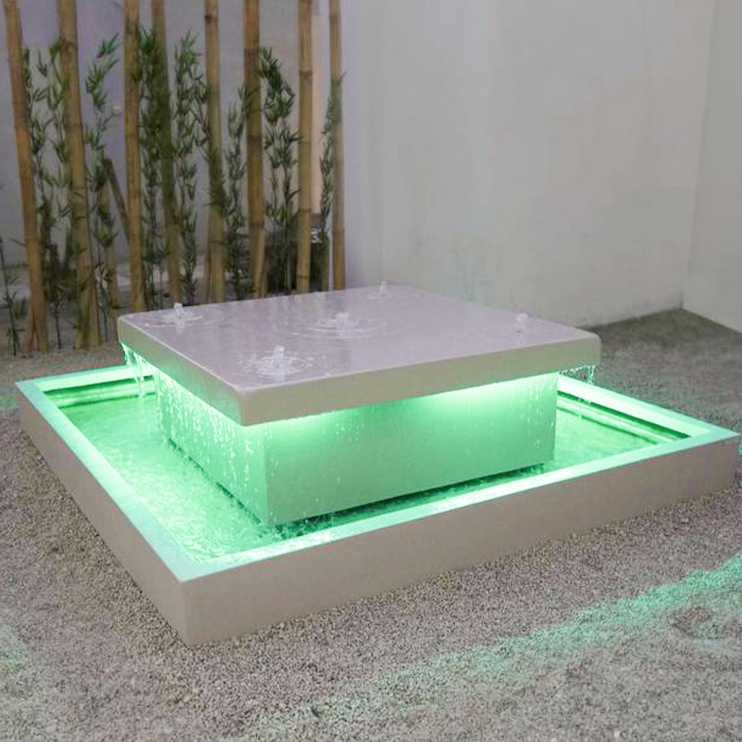 نافورة مربعة بتصميم بوليفارد فخم للحدائق