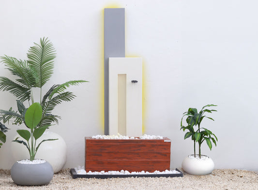 شلال كوستار يضفي كل زاوية حياة وجمال مع انسياب الماء.