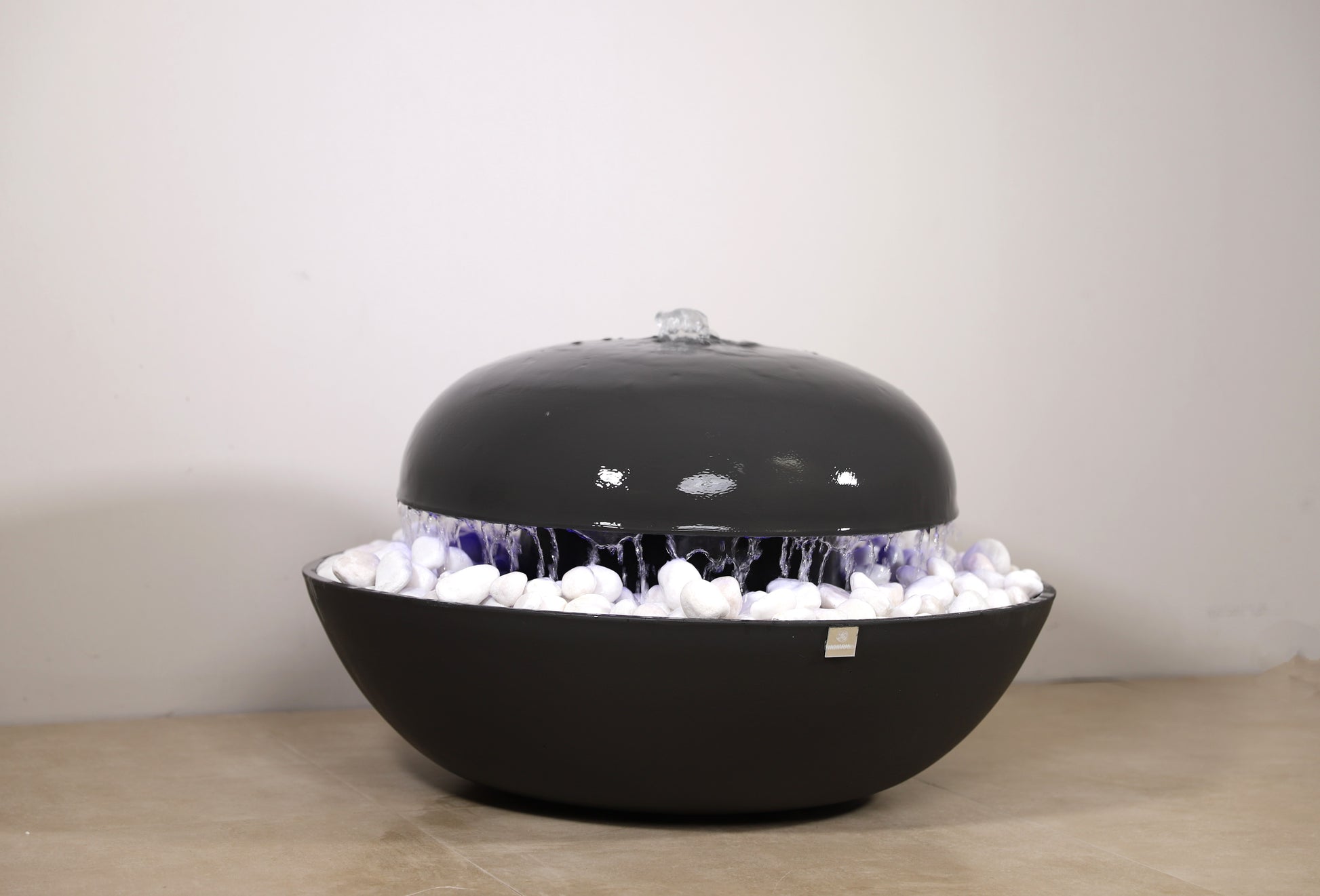 نافورة خارجية بشكل بيضاوي مع إضاءة مدمجة متعددة