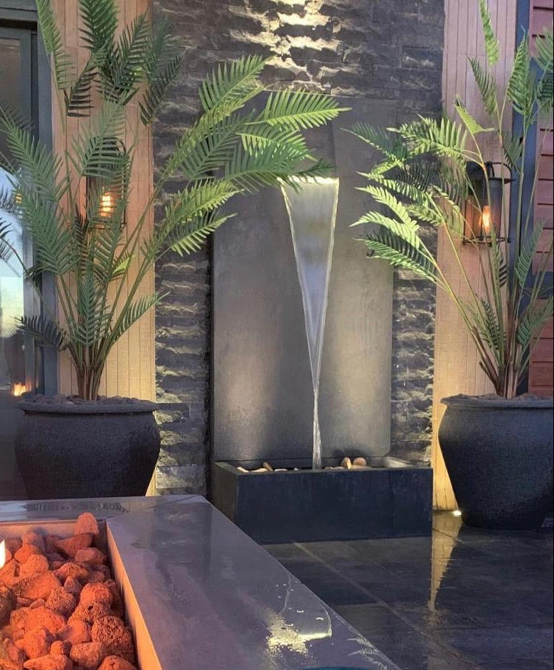 شلال جاهز للتركيب دون الحاجة للبناء.