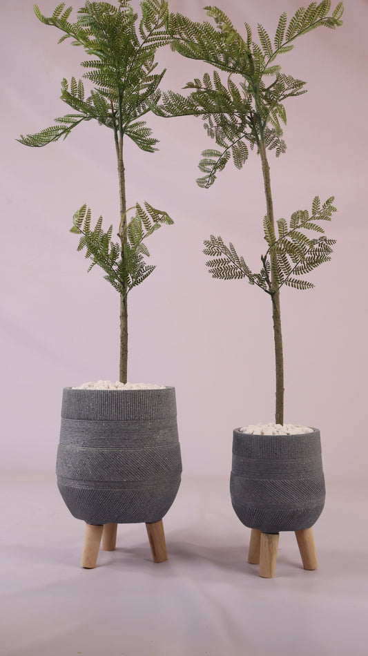 أحواض رمادية بنقش منحوت