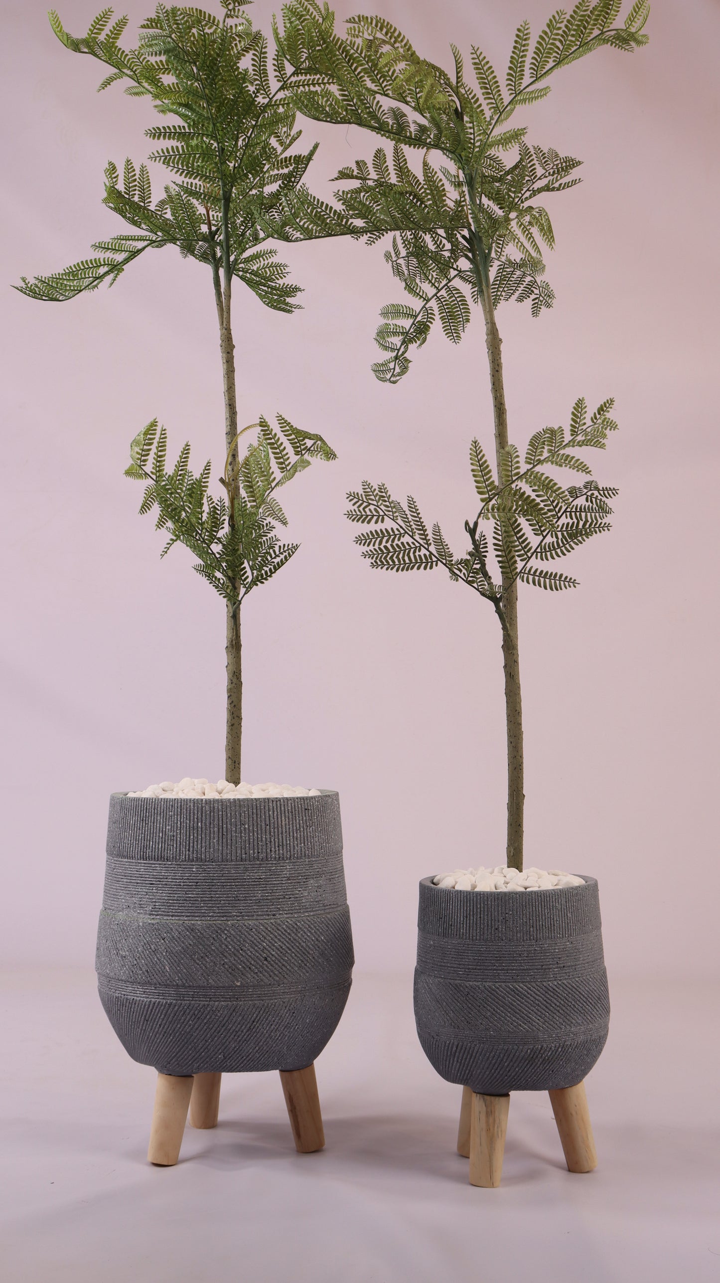 أحواض رمادية بنقش منحوت