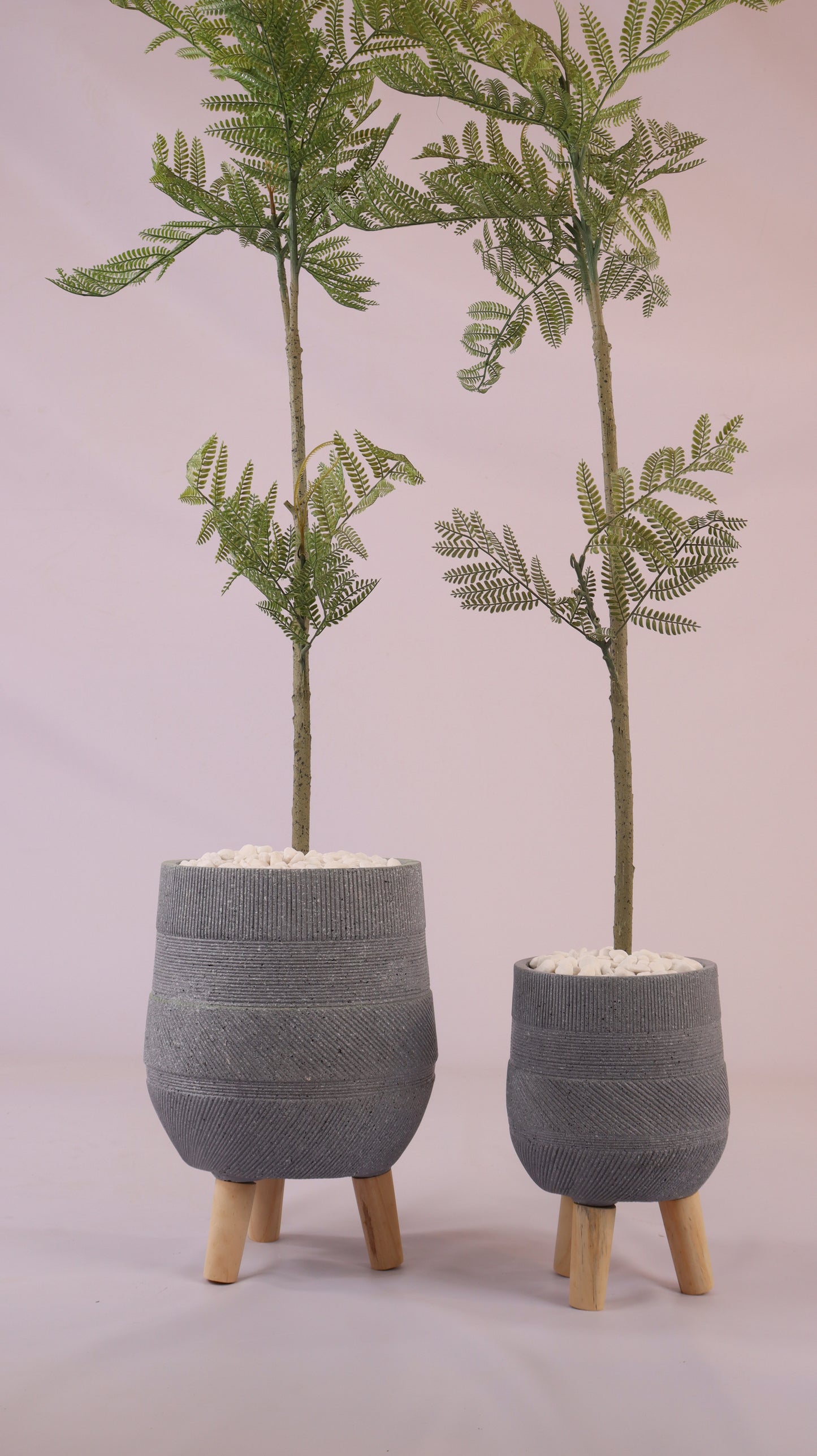 أحواض رمادية بنقش منحوت