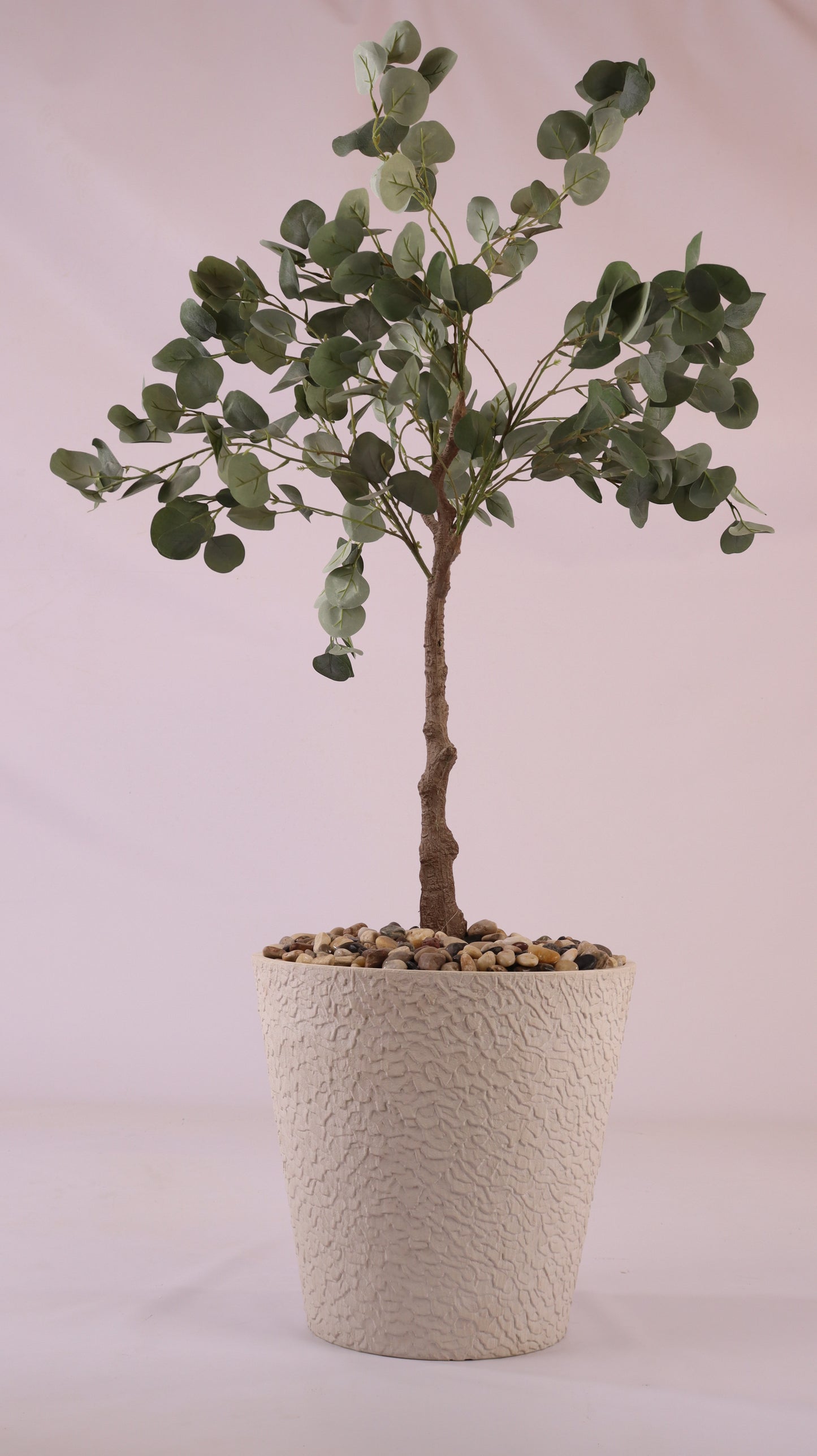 حوض أبيض حجري