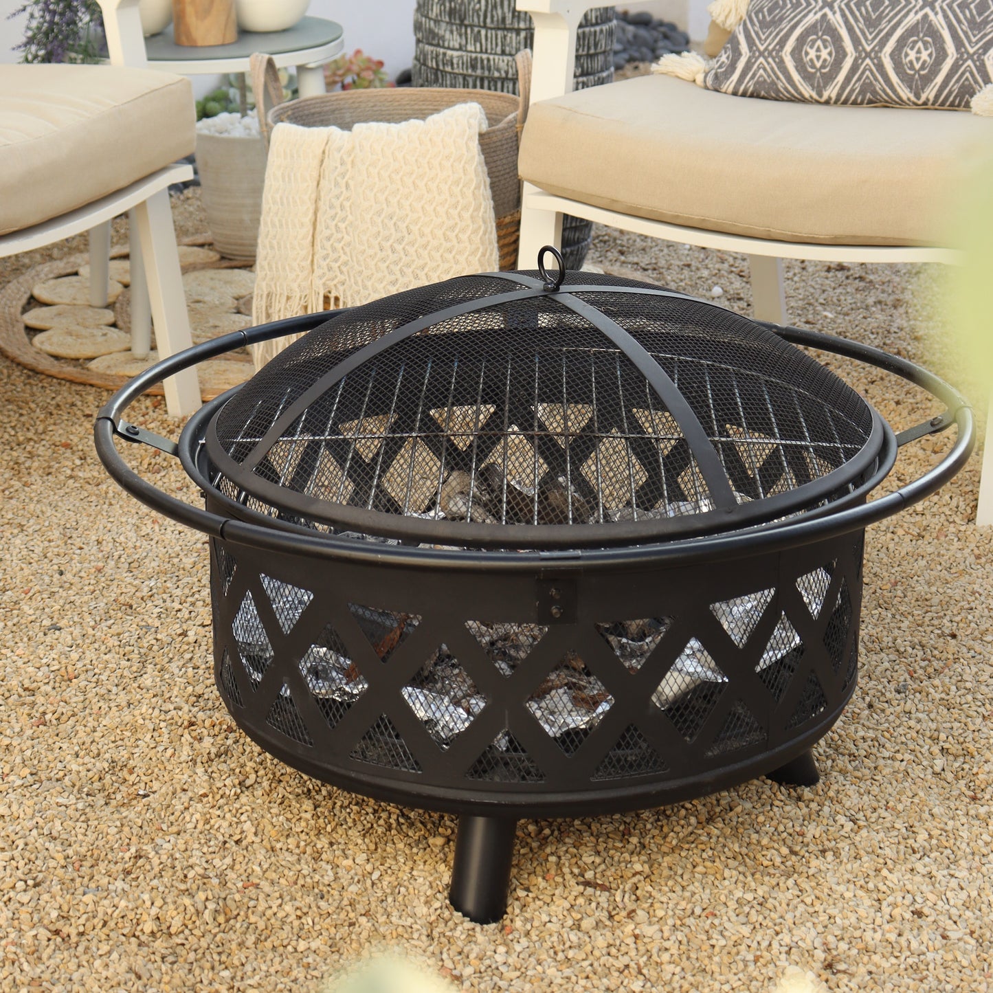 موقد فحم بغطاء شبكي