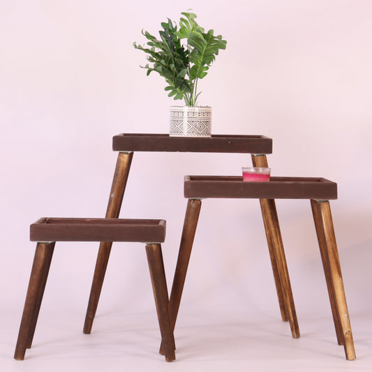 طاولات خشبية ثلاثية متدرجة