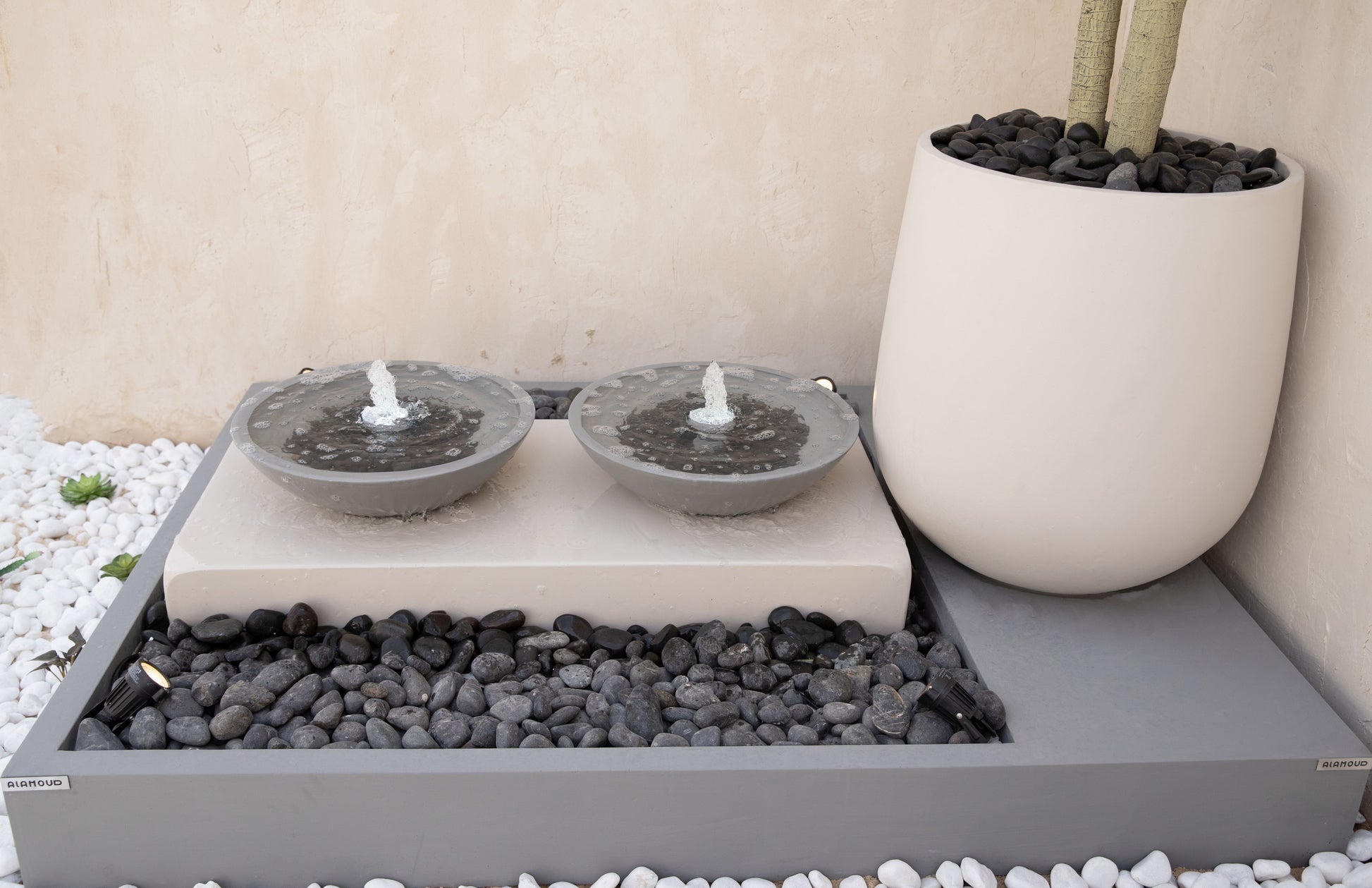 نافورة اشبيليا مع حجر زينة ولمسة أنيقة