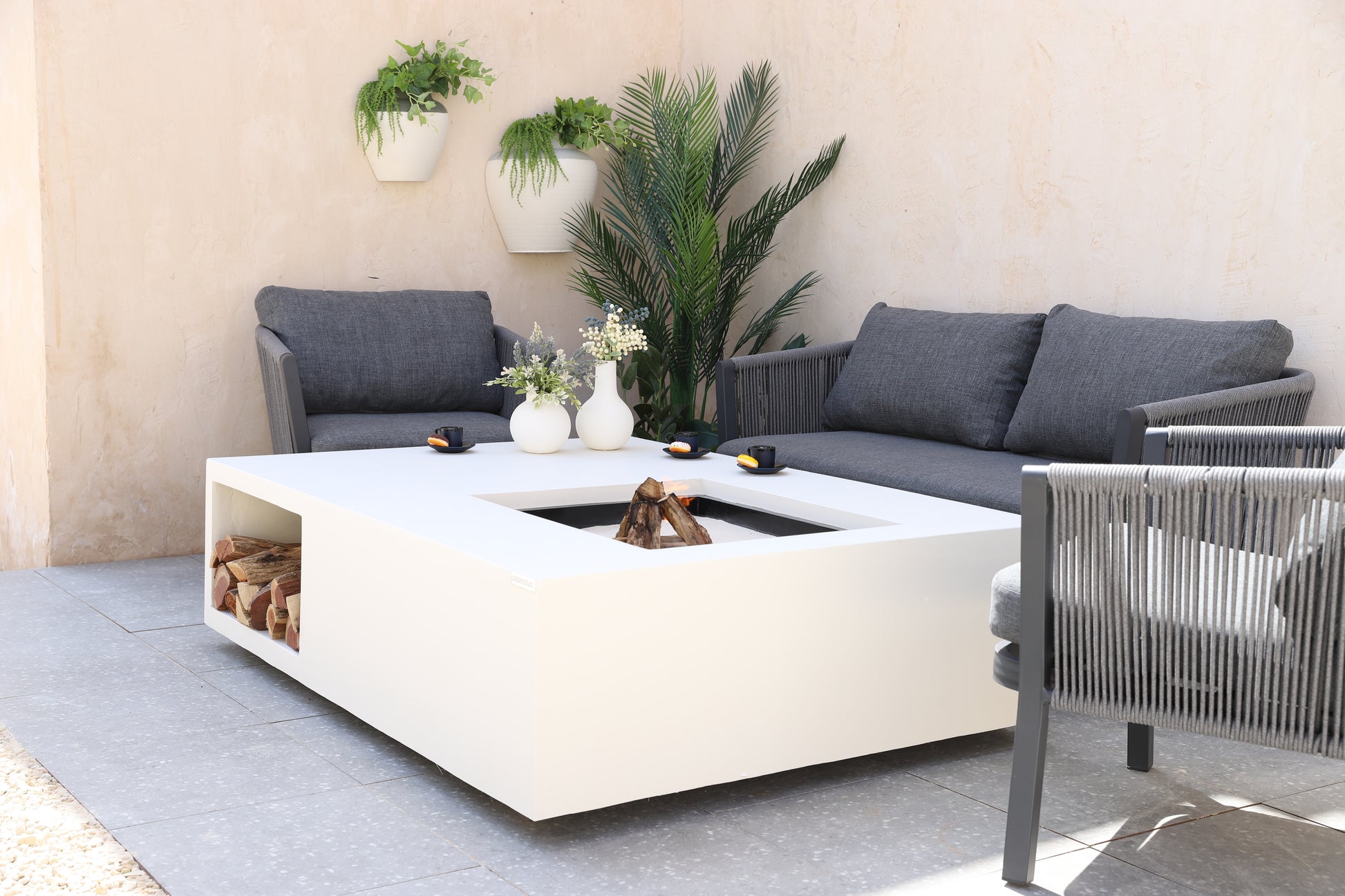 موقد نيوم يستخدم كموقد وطاولة في آن واحد