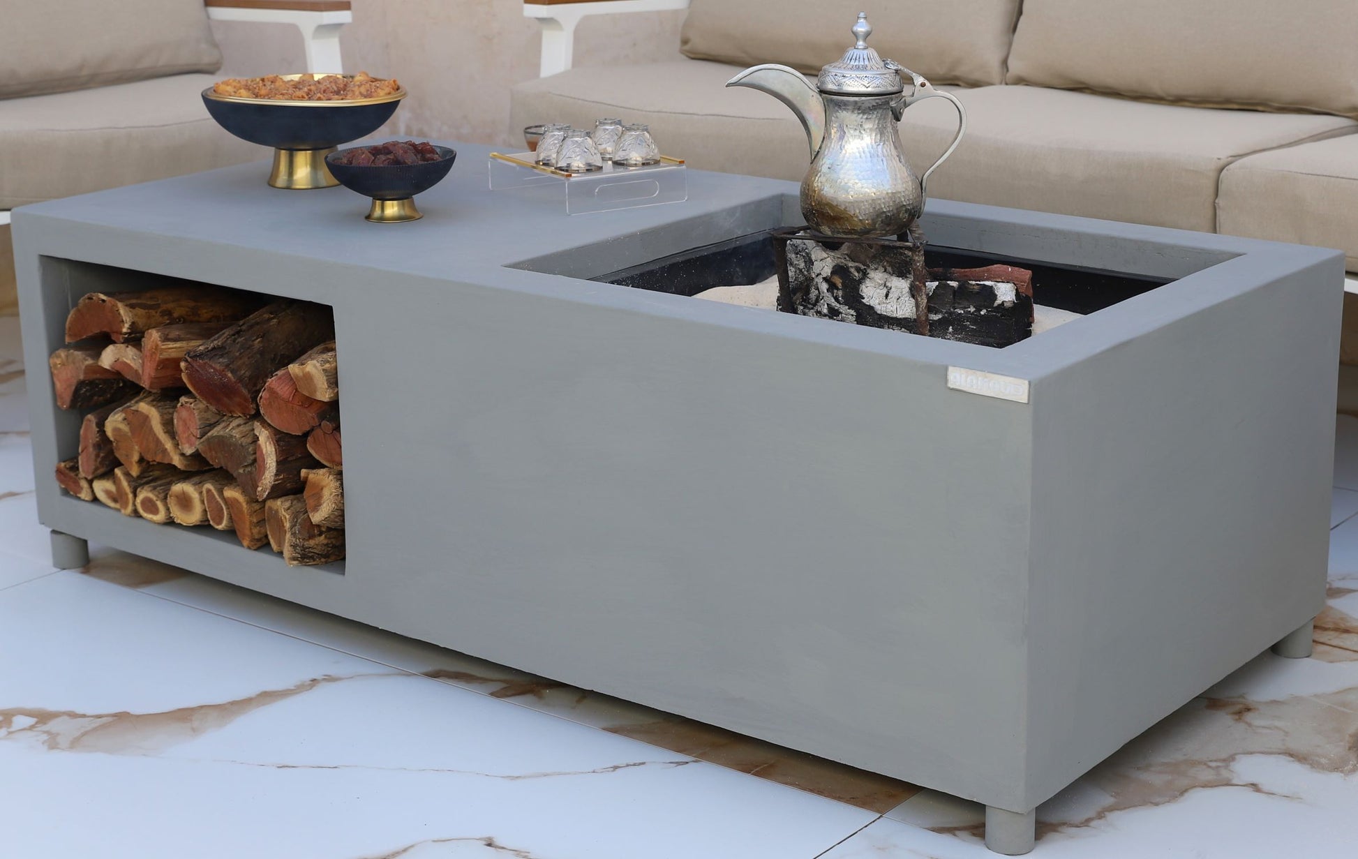 طاولة وموقد نيوم المصنوع من GRC المقاوم للعوامل الخارجية