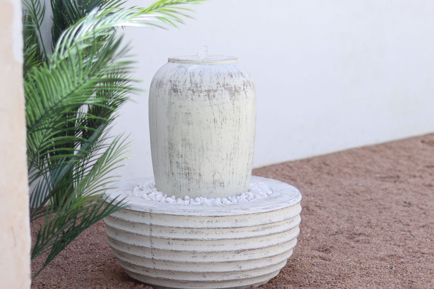 نافورة بارما مصنوعة من GRC بجودة عالية، بارتفاع 80 سم وعرض 70 سم، مزودة بحوض ماء سعة 6 لتر.