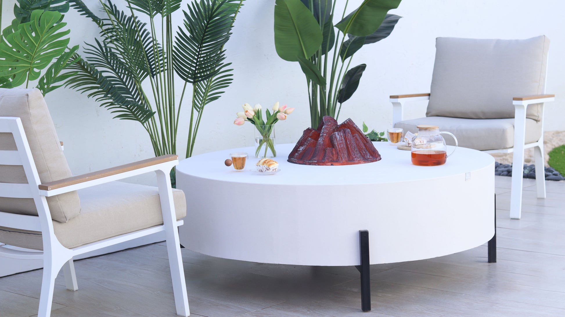 موقد سندالة مع ديكور الحطب