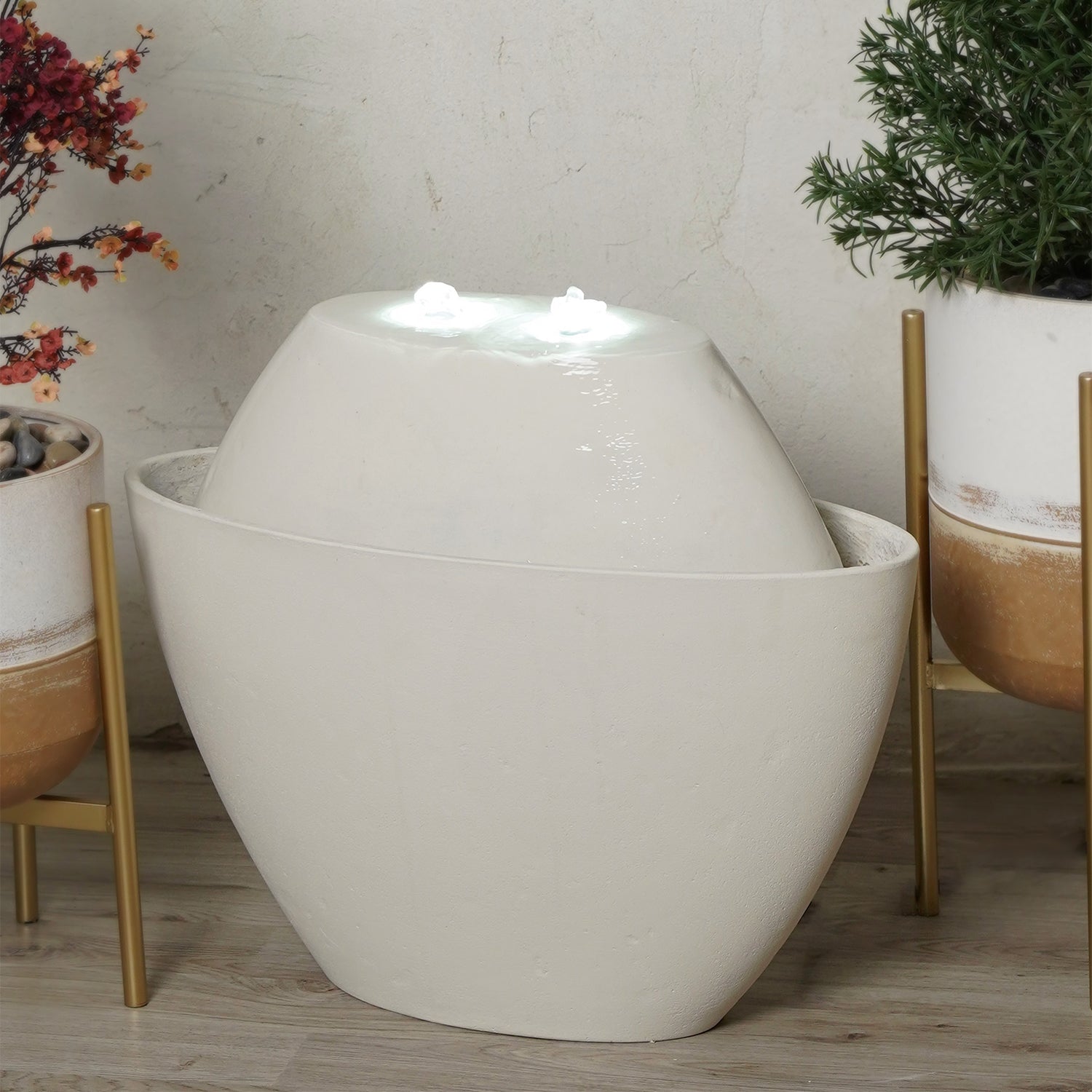 نافورة البندقية بتصميم بيضاوي يضيف لمسة راقية للمكان