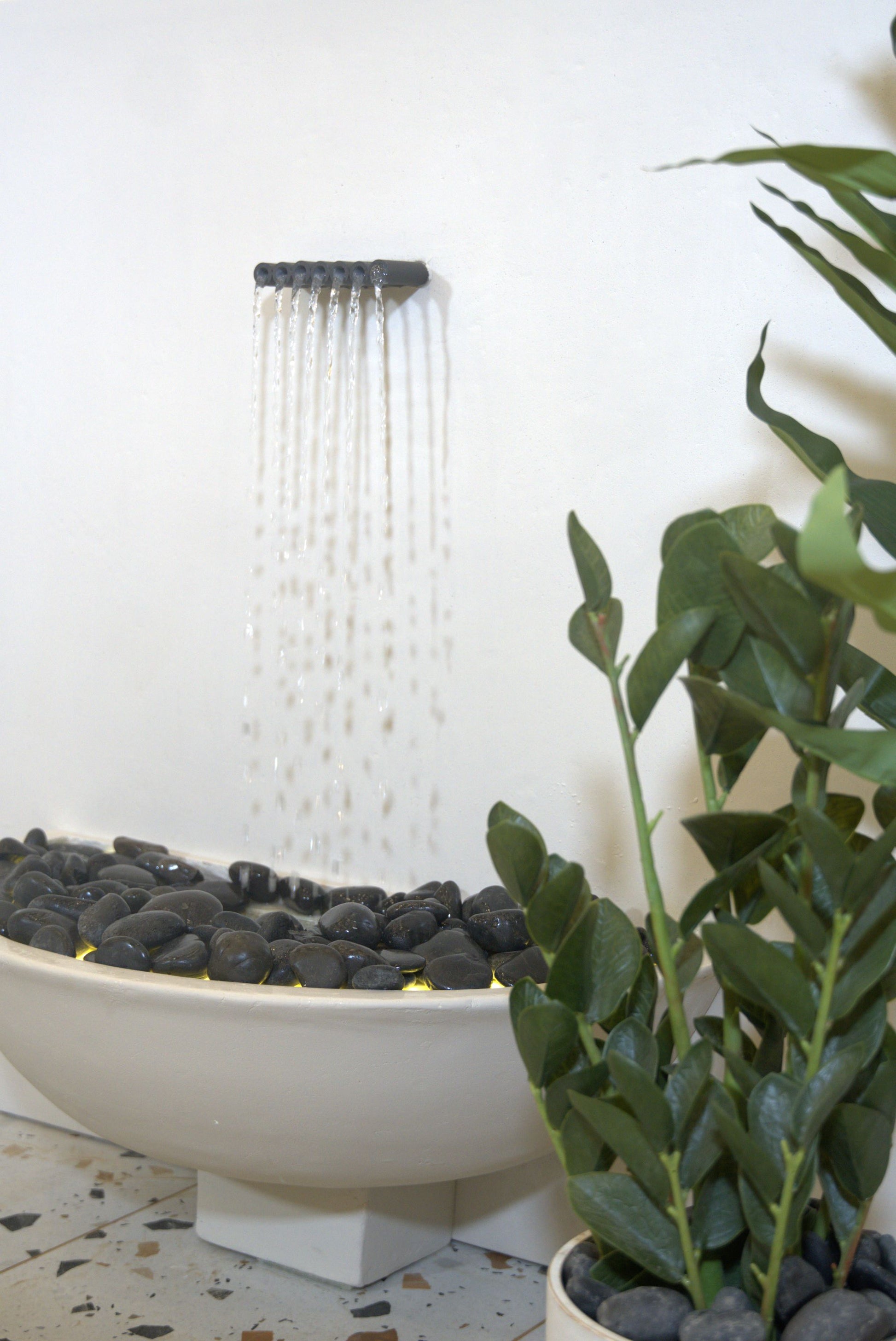 شلال فرجينيا عصري مصنوع من الكونكريت