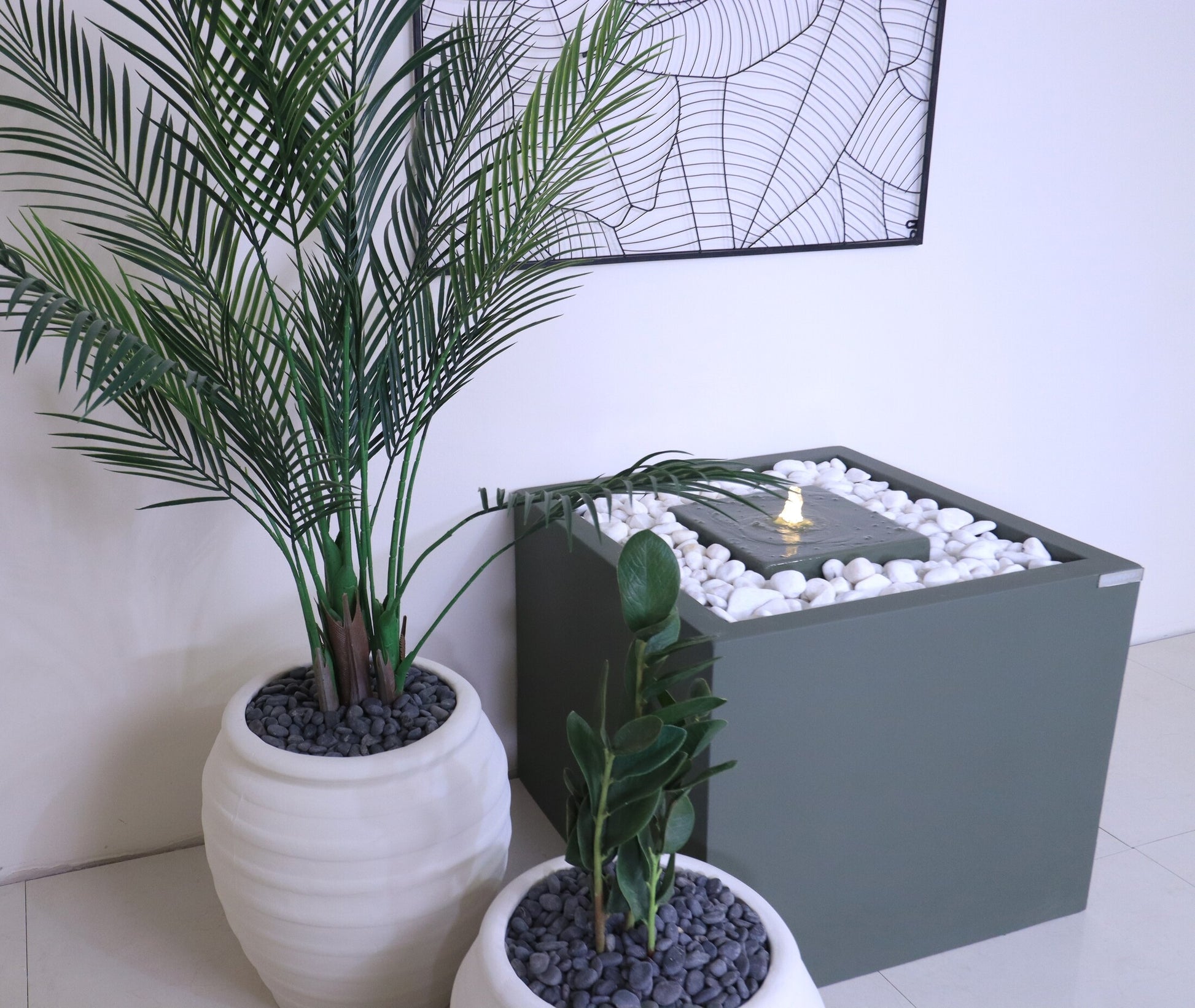 نافورة المربع الأمريكي وسط بتصميم هادئ وأنيق