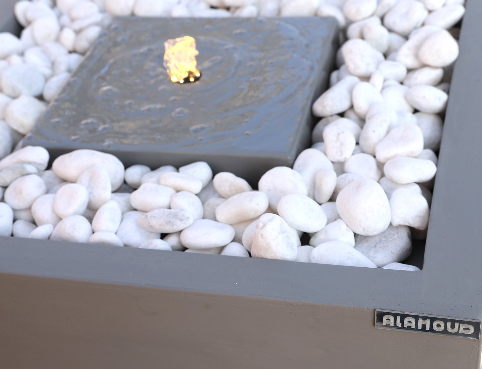 تفاصيل نافورة المربع الأمريكي وسط