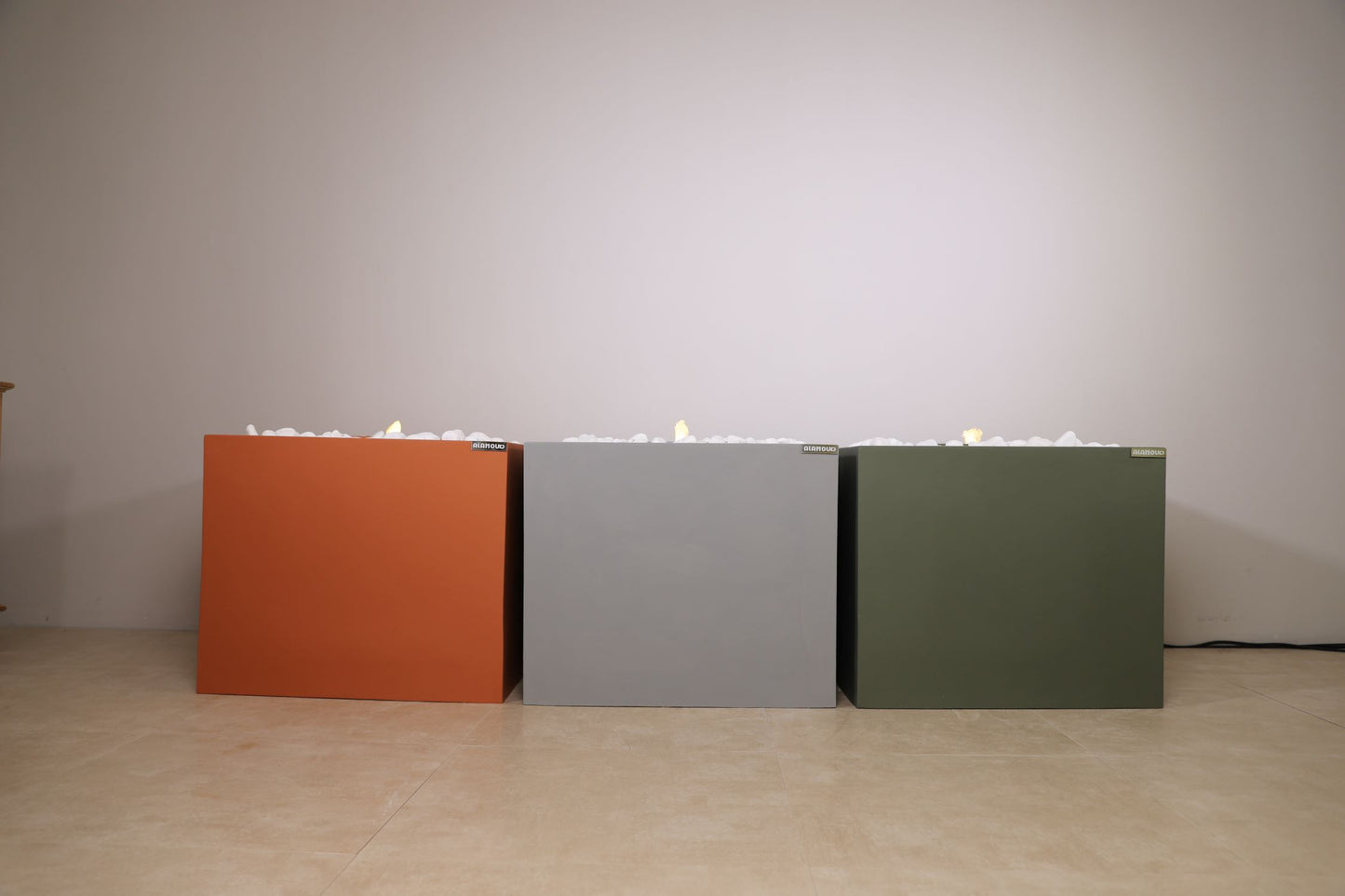 نافورة المربع الأمريكي وسط بألوان متعددة