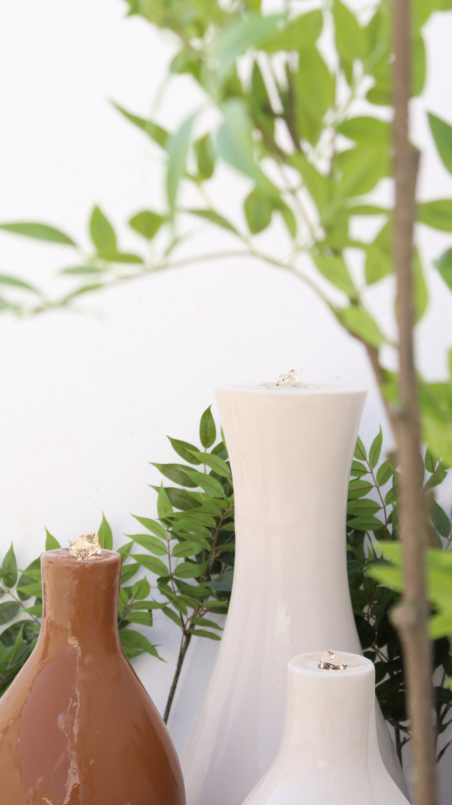 نوافير ديكور تضيف حركة ماء لطيفة للمساحة