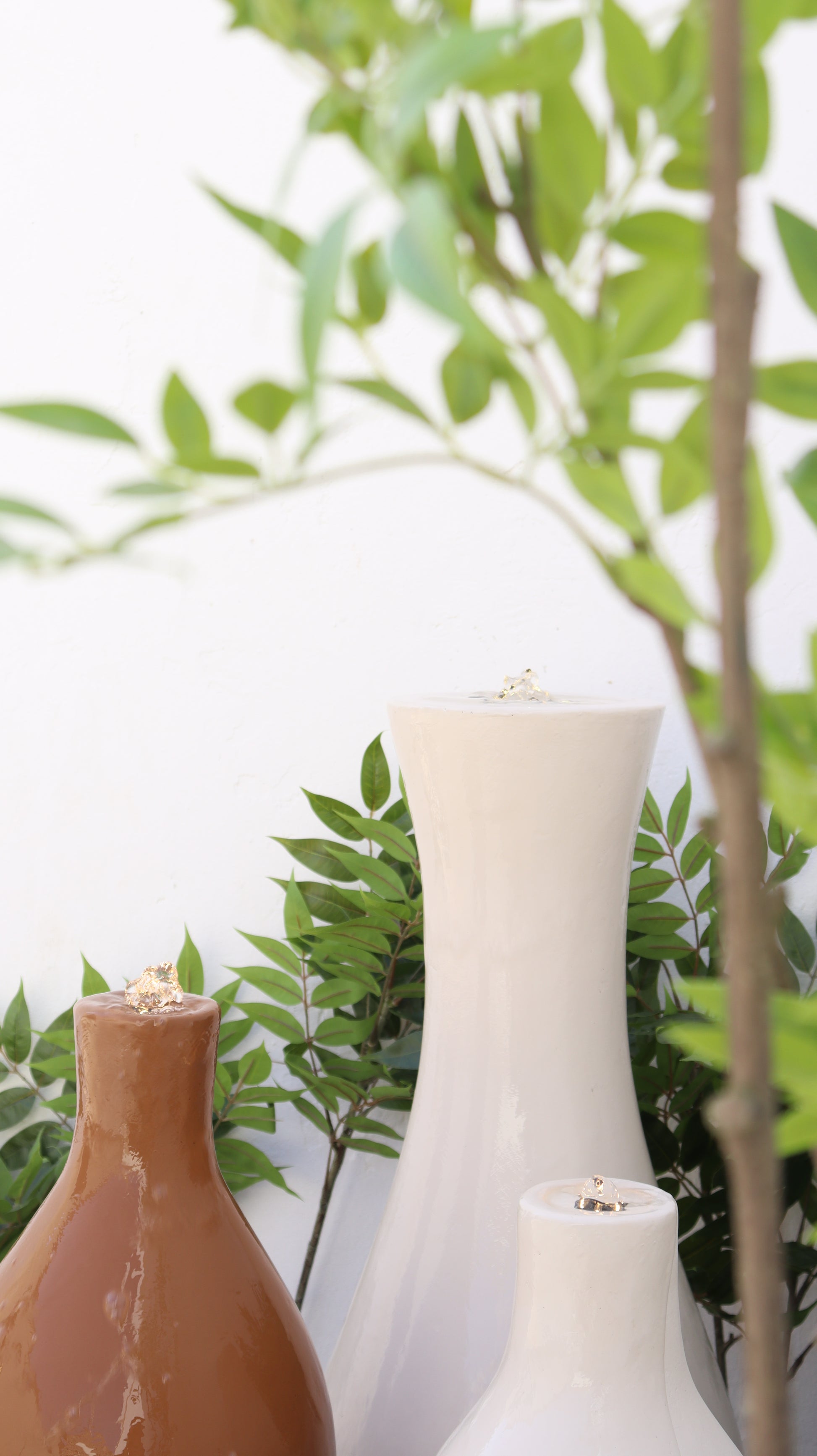 نوافير ديكور تضيف حركة ماء لطيفة للمساحة