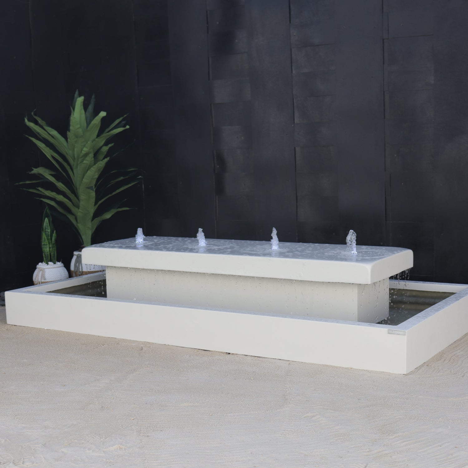 نافورة بوليفارد الكبيرة بتصميم فاخر يناسب الحدائق والمساحات الخارجية.