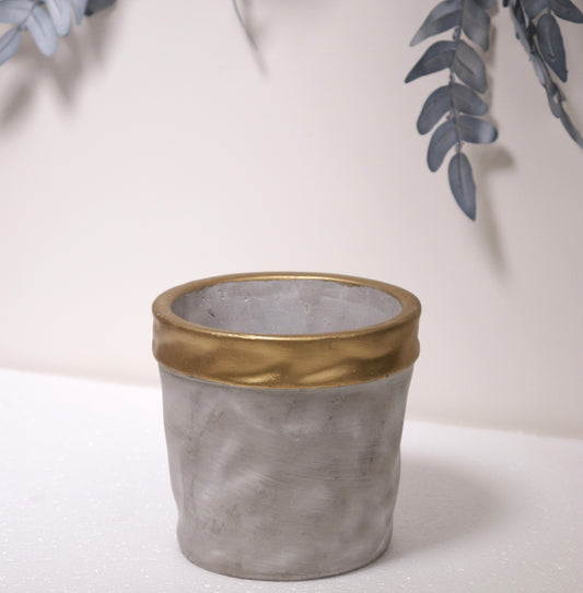 ماركن بحافه ذھبیة