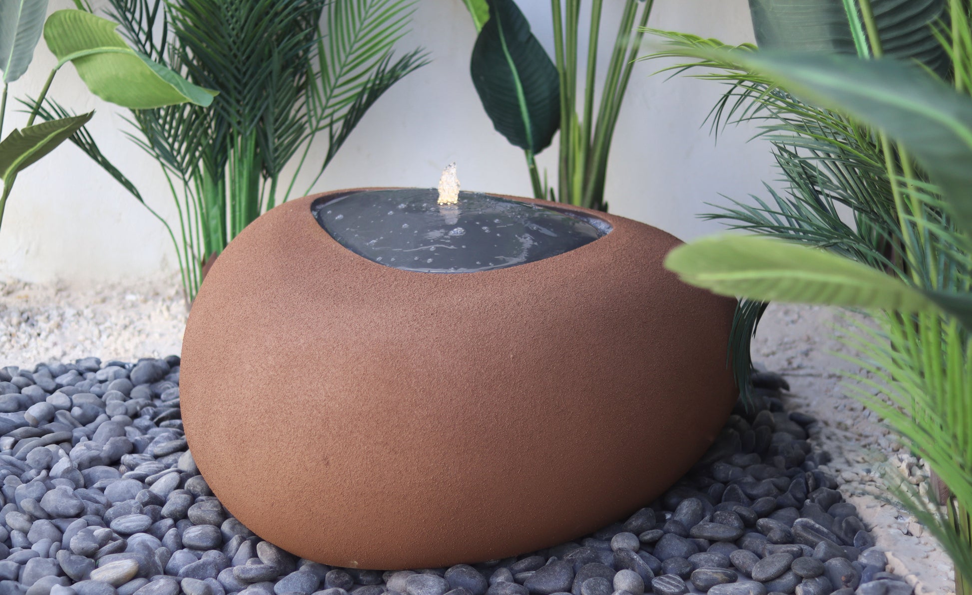 نافورة جورا تضفي أجواء مريحة على الجلسات الداخلية