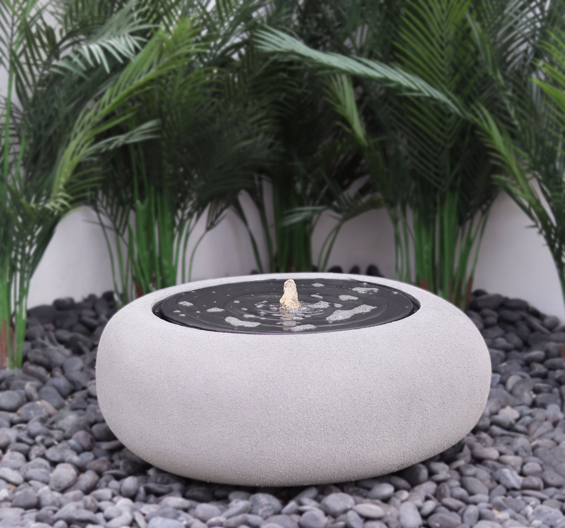 نافورة موستار مع صوت ماء هادئ يبعث على الراحة