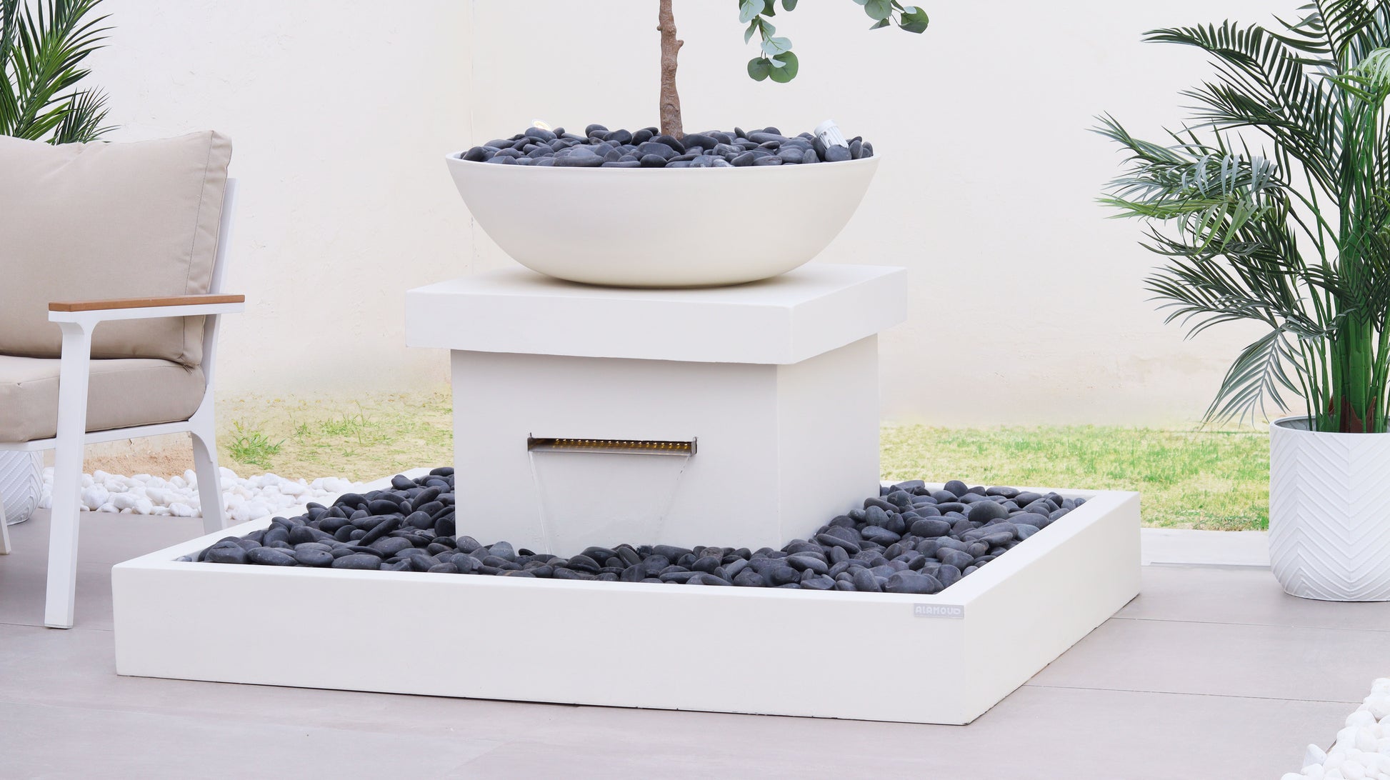 نافورة ميونخ مع تفاصيل حجر الزينة ولمسة فاخرة