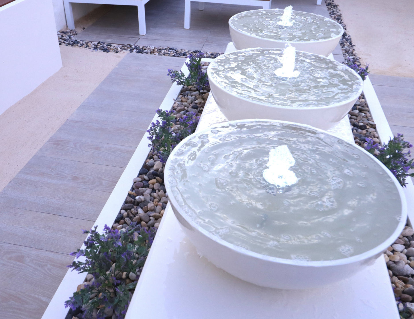 نافورة إسبانية جاهزة للاستخدام دون حاجة للتأسيس.