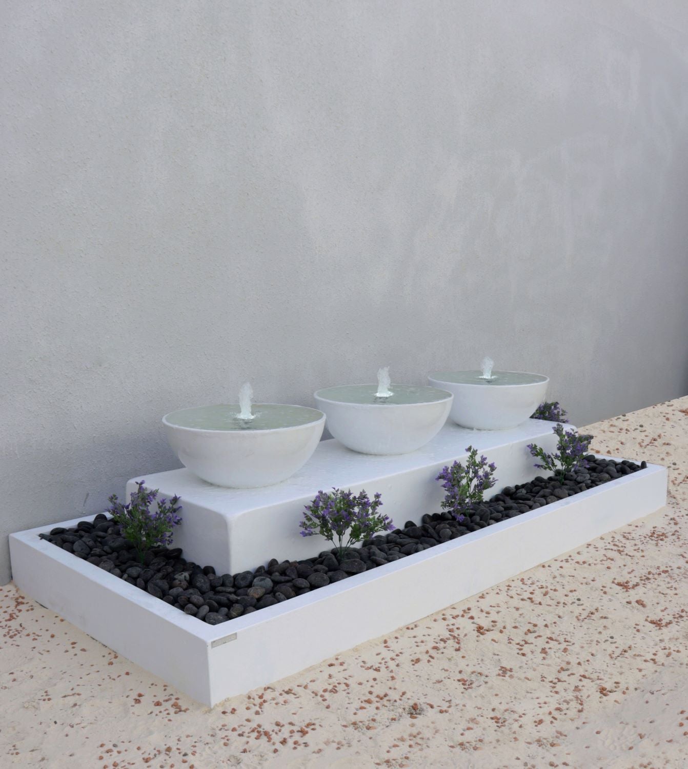 عرض لارتفاعات النافورة الإسبانية بحجمين مختلفة مع إضاءة.