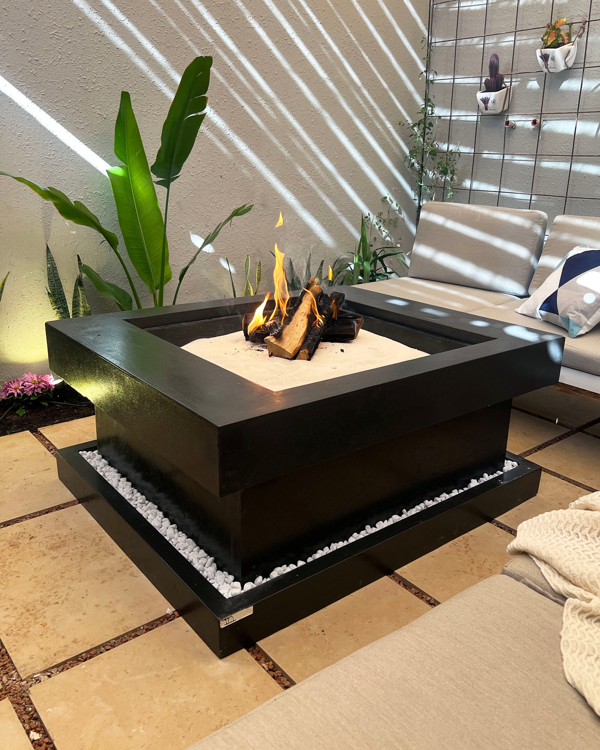 موقد الثمامة بتصميم عملي للجلسات الخارجية