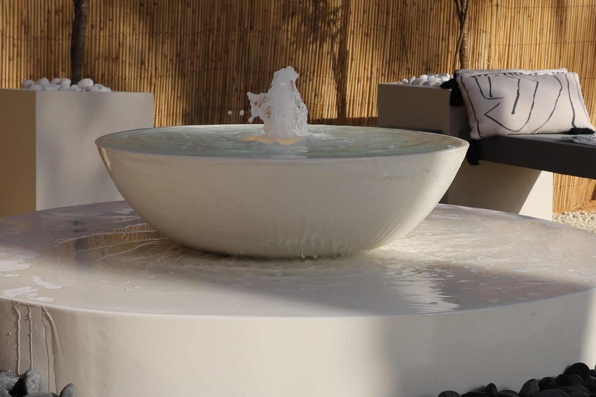 نافورة كبيرة مناسبة للحدائق والمداخل الواسعة