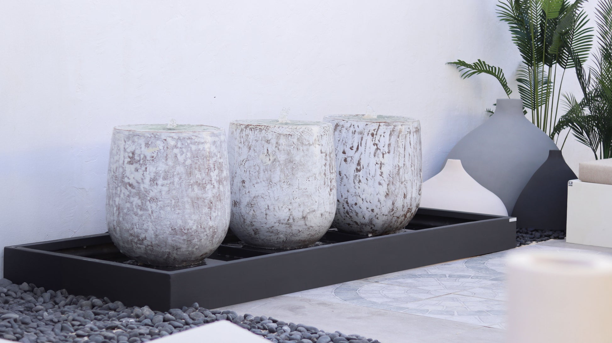 تصميم نافورة فيرونا الحديثة مع خاصية التحكم عن بعد وإضاءة ليلية جميلة.