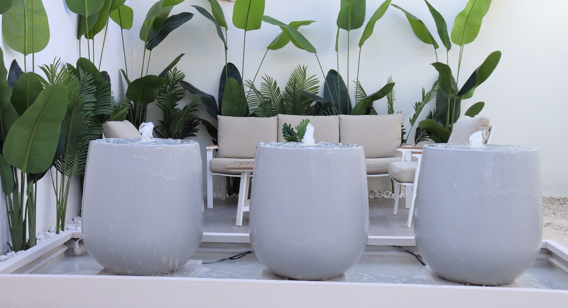 نافورة فيرونا بتفاصيل فخمة تمنح تجربة حسية مميزة وهدوء للمساحة.